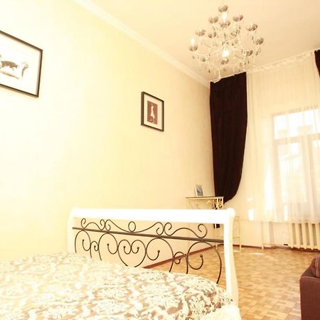 דירות אודסה Apartmens Near Opera House מראה חיצוני תמונה