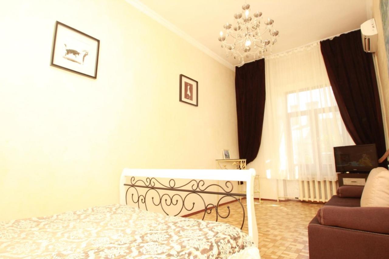 דירות אודסה Apartmens Near Opera House מראה חיצוני תמונה